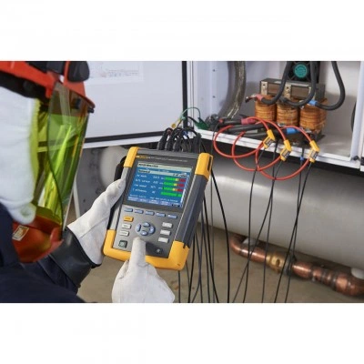 Анализатор энергии FLUKE 438 II/RU Анализатор энергии FLUKE 438 II/RU