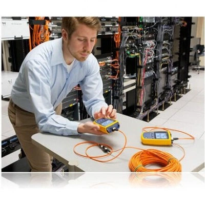 Источник лазерного излучения FLUKE MF1550SOURCE Источник лазерного излучения FLUKE MF1550SOURCE