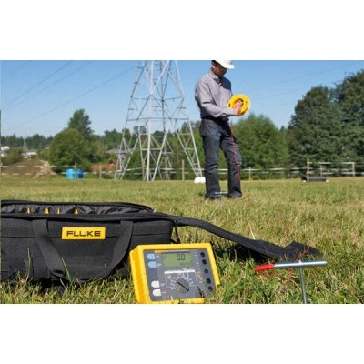 Цифровой мегаомметр FLUKE 1623 II Kit Цифровой мегаомметр FLUKE 1623 II Kit