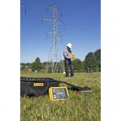 Цифровой мегаомметр FLUKE 1625 II Kit Цифровой мегаомметр FLUKE 1625 II Kit